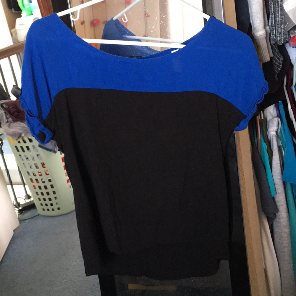 Casual zipper-down blouse